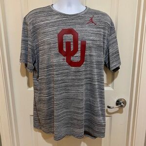 NIKE Dri-Fit Jordan Men's  Gray and Red OU Boomer Sooner ‎ Logo T-Shirt (XL)